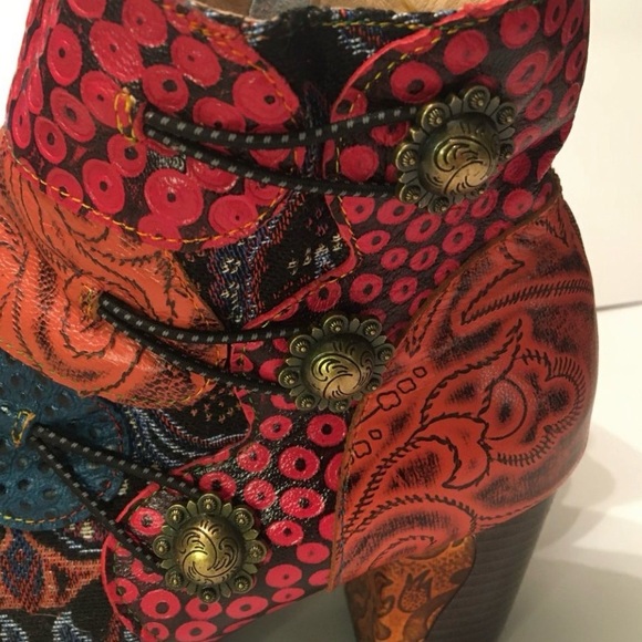 Vibrant Vintage Patchwork Ankle Boots, super cute! Not sold in stores - Picture 6 of 12